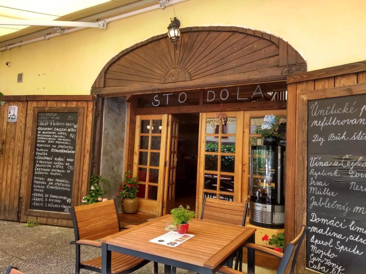 Stodola-soukromý apartmán pro dva s venkovní vířivkou Karlštejn Exterior foto