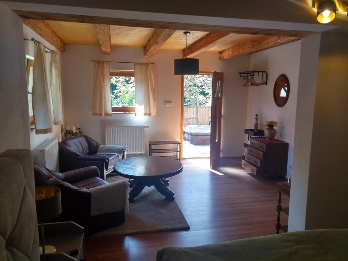 Stodola-soukromý apartmán pro dva s venkovní vířivkou Karlštejn Exterior foto